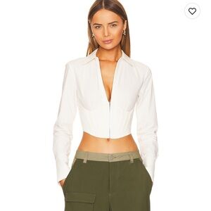 L'Academie Mildred top